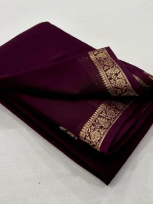 Generic Women's Crepe Chit Pallu Solid Saree With Unstitched Blouse 5.5Mtr (Dark Wine)