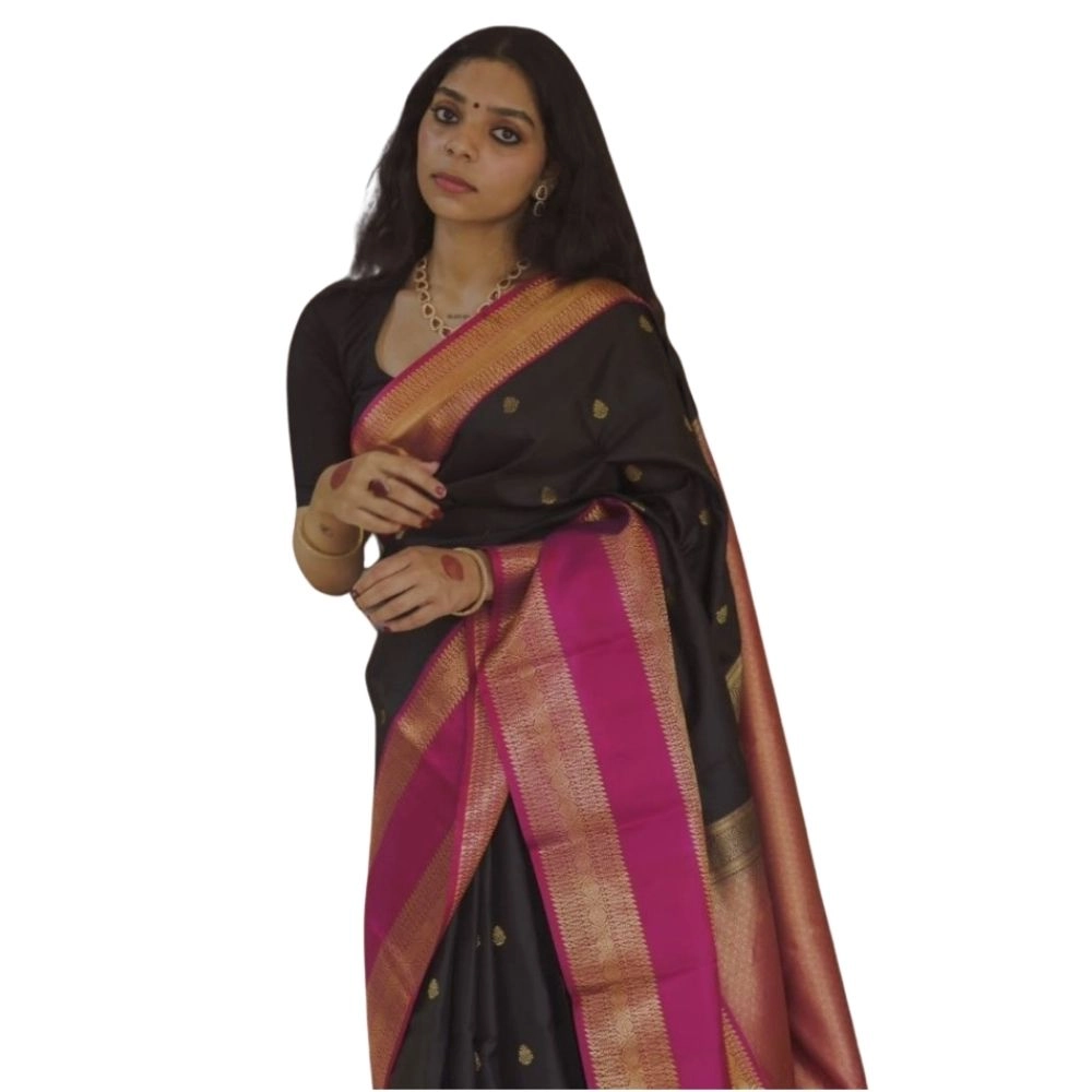 54466127660_eb4e0faf8f_o_d-1000x1000-1.webp Women's Silk Printed Saree With Unstitched Blouse 5.5Mtr (Black-Pink) - Image 1