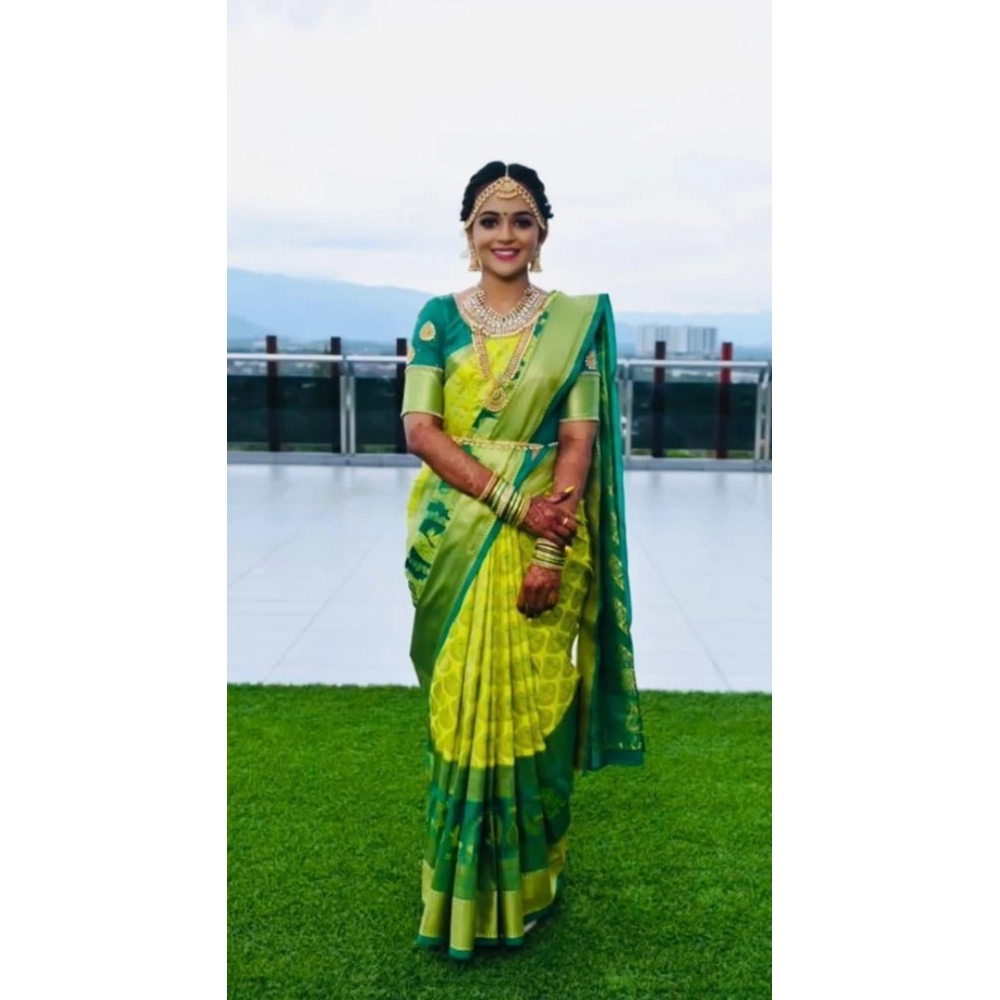 BSB233-SASYYYH-4092-Lightgreen-Main-1000x1000-1.webp Women's Litchi silk Printed Saree With Unstitched Blouse (Light Green) - Image 1