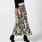 Women's Georgette Chain Print Elasticated Skirt (Cream-Black) - Image 3