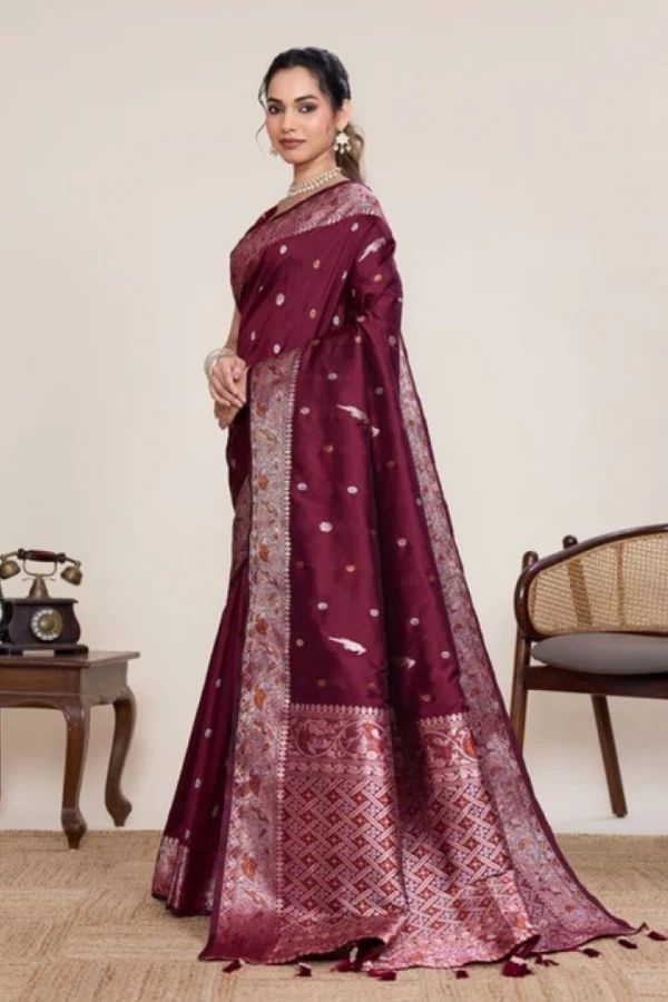 Women's Jacquard Woven Saree With Unstitched Blouse 5.5Mtr (Maroon)