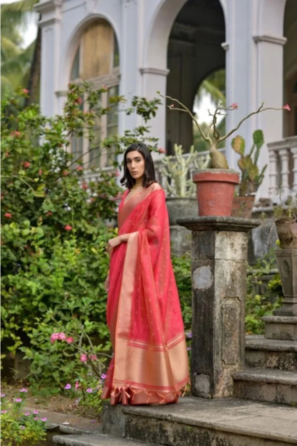 Women's Silk_Blend Butti Pattern Saree With Unstitched Blouse 5.5Mtr (Pink)