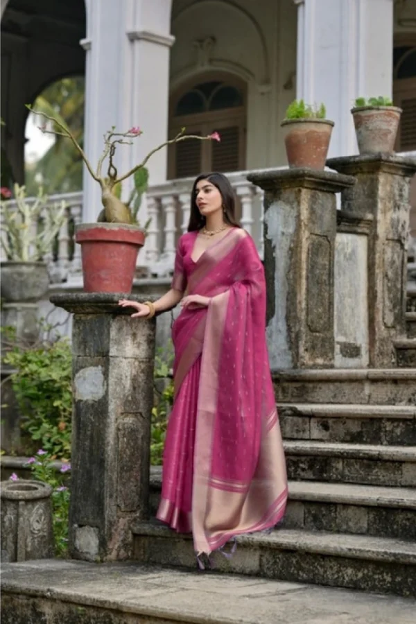Women's Silk_Blend Butti Pattern Saree With Unstitched Blouse 5.5Mtr (Pink)