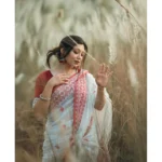 Women's Cotton  Printed Saree With Unstitched Blouse 5.5Mtr (White-Red) - Image 3