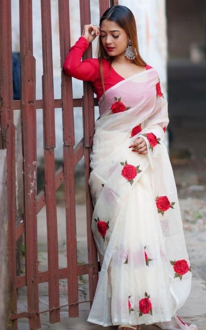 Bg Remover 9 -1000 * 1100 - BSB253SAVYYYC559_WhiteRed_Main Women's Linen Floral Printed Saree With Unstitched Blouse - 5.5 Mtr (White-Red) - Image 1