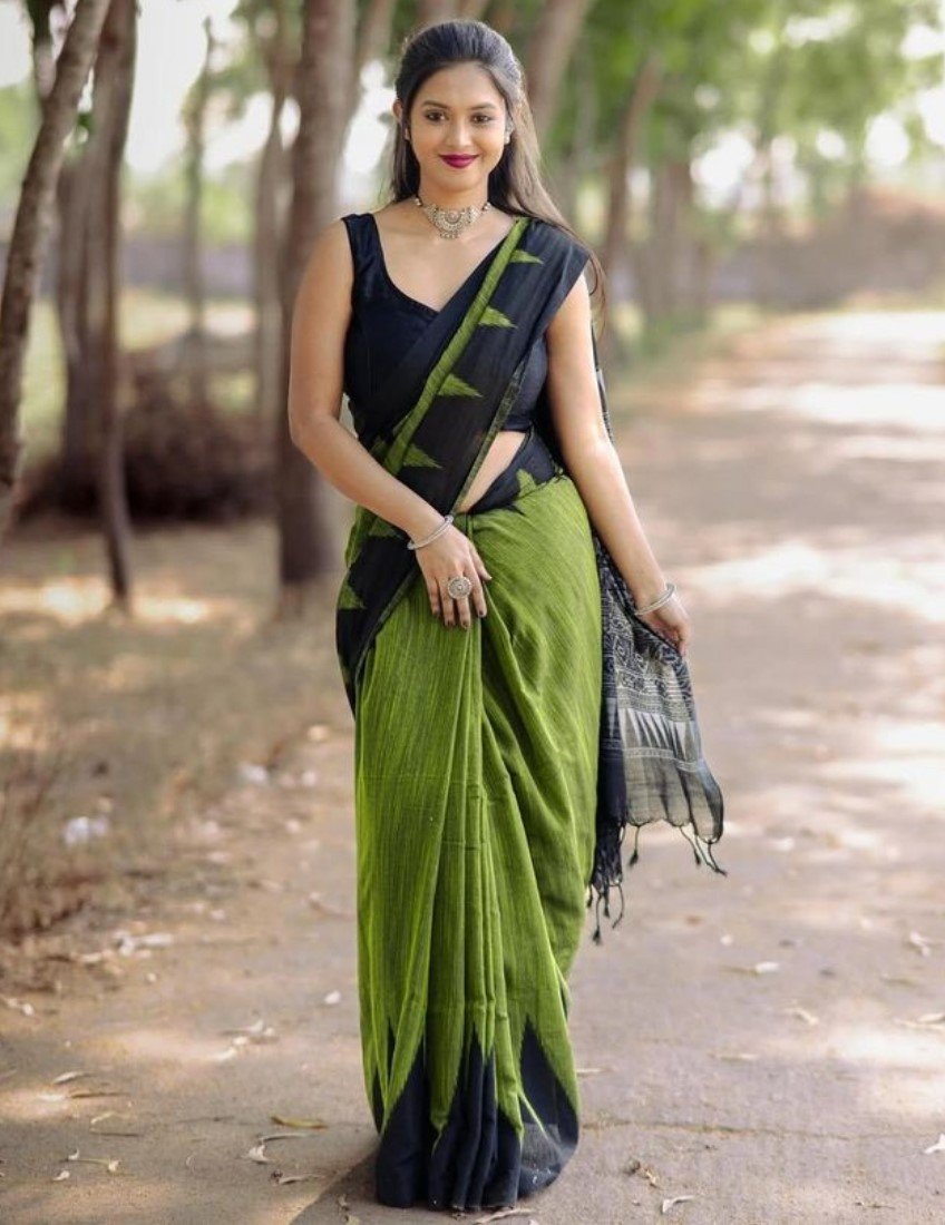 Bg Remover 9 -1000 * 1100 - BSB253SAVYYYC564_Green_Main Women's Linen Kalamkari Printed Saree With Unstitched Blouse - 5.5 Mtr (Olive Green-Black) - Image 1