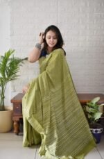 Women's Linen Printed Saree With Unstitched Blouse - 5.5 Mtr (Green) - Image 4