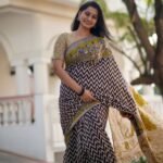 Women's Linen Kalamkari Printed Saree With Unstitched Blouse - 5.5 Mtr (Purple)