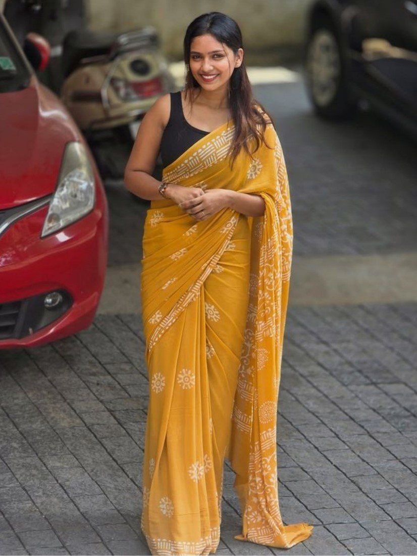 Bg Remover 8 - BSB253SAVYYYC577_Yellow_Main Women's Linen Printed Saree With Unstitched Blouse - 5.5 Mtr (Yellow) - Image 1