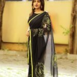 Women's Linen Floral Printed Saree With Unstitched Blouse - 5.5 Mtr (Black)