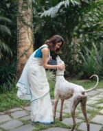 Women's Linen Printed Saree With Unstitched Blouse - 5.5 Mtr (White-Blue) - Image 4