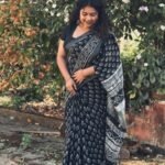 Women's Linen Printed Saree With Unstitched Blouse - 5.5 Mtr (Black)