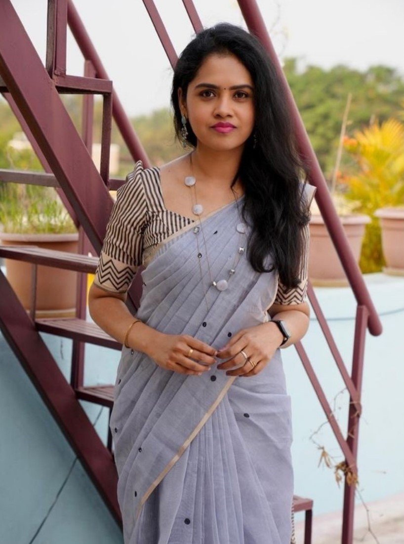 Bg Remover 8 - BSB253SAVYYYC601_R_Grey_Main Women's Linen Striped Saree With Unstitched Blouse - 5.5 Mtr (Grey) - Image 1